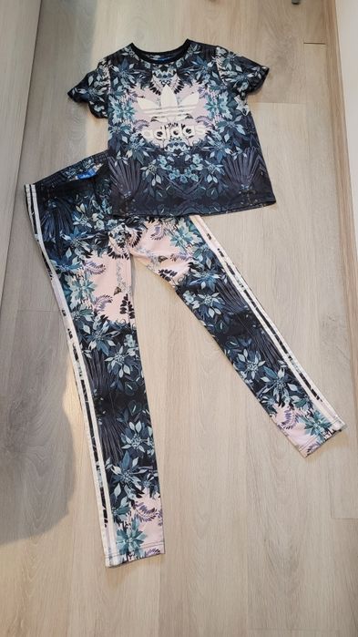 Set adidas floral pantaloni+ tricou