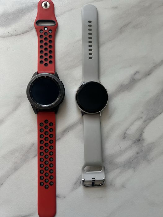 Продам двое часов Samsung watch
