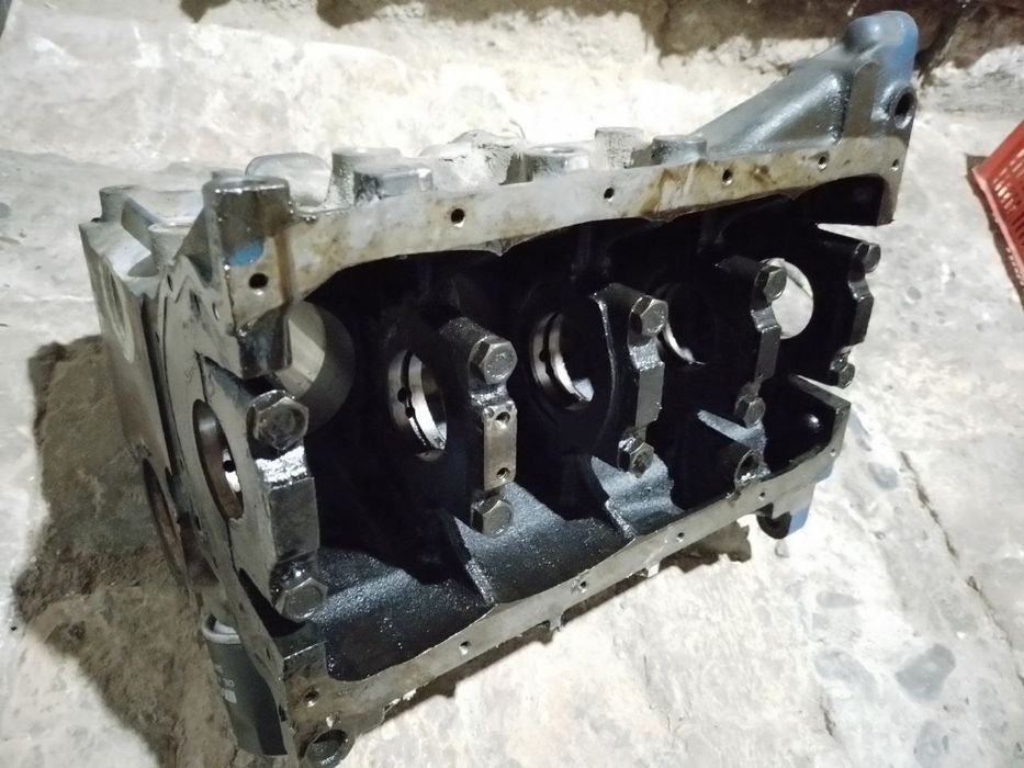 Lada blok 1194 standart 76.5 gilza sotiladi!