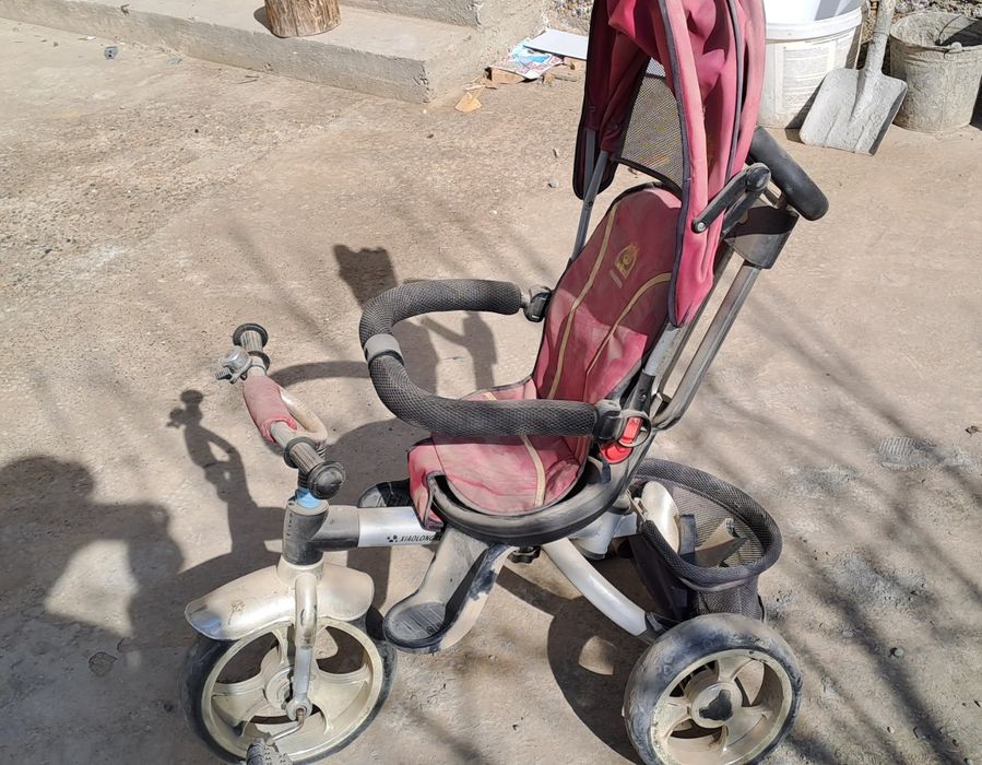 Detskiy kolyaska velosiped sotiladi