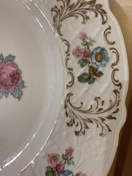 Плато-голяма чиния за торта-не е налично