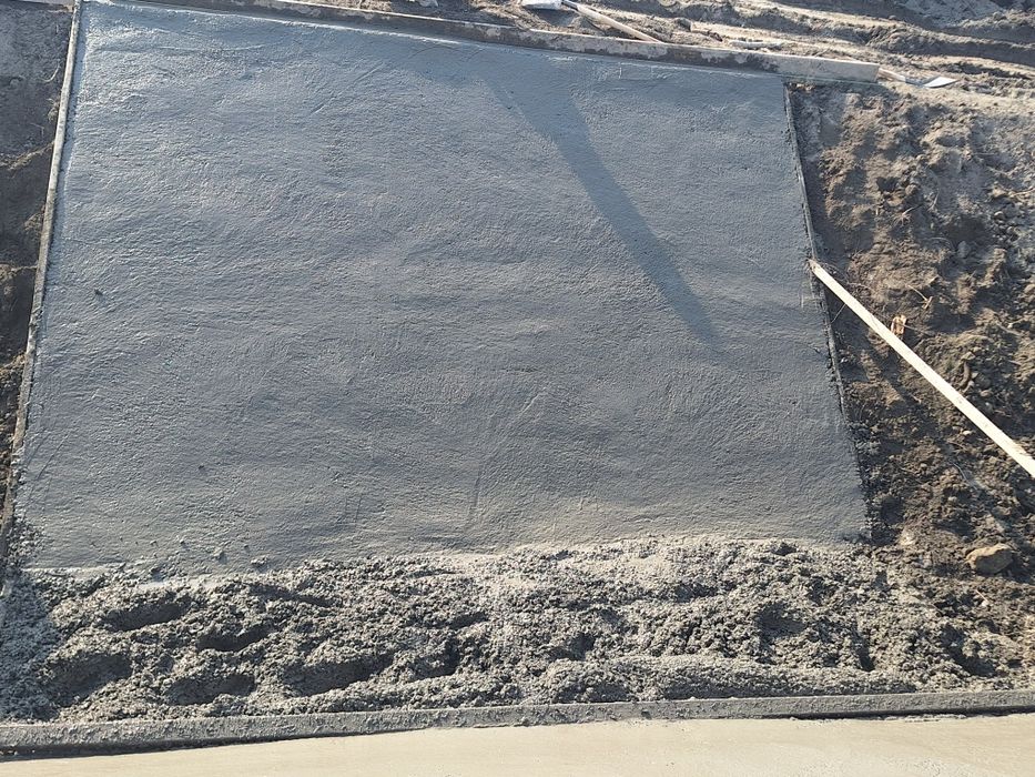 Assalomu alaykum.  Lotok kuyishni biladigan ustalar bo‘lsa ish bor .