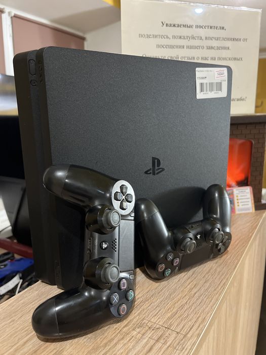 PlayStation 4 slim 1TB + 2 геймпада + 10 игр в подарок