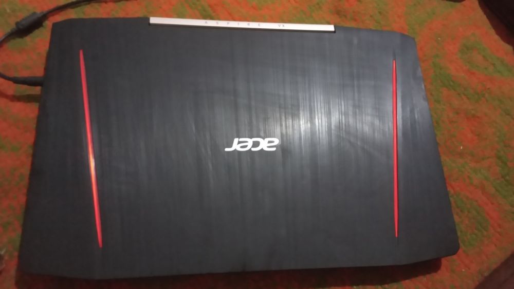 Noutbook bor
Acer expire vx 15
GTX 1050 nvidia
SSD 512 
Narxi keliwamz