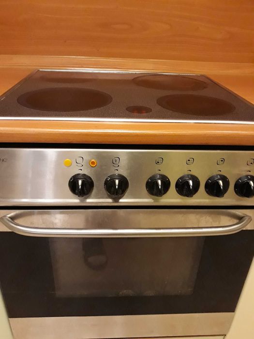 Печка за вграждане с керамичен плот