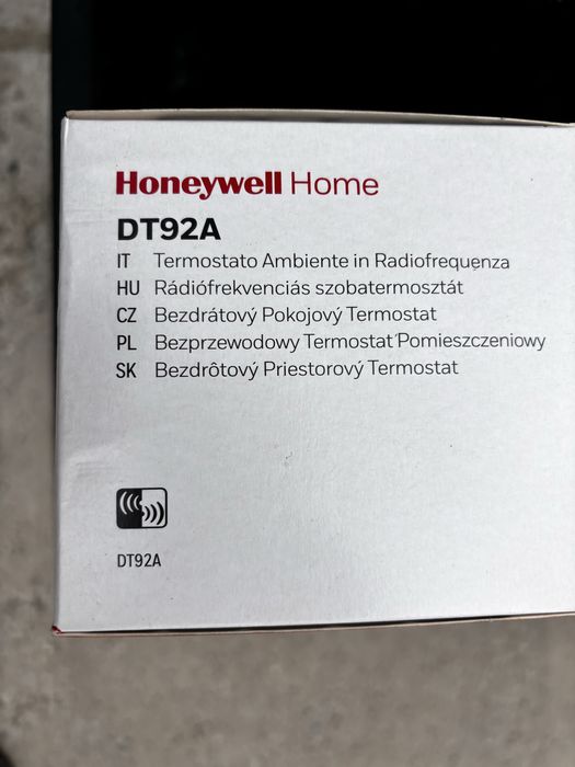 Termostat wireless Honeywell Home DT92A1004 – Nou, Sigilat