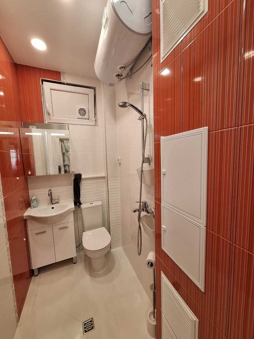 Дава се под наем Тристаен апартамент в София, Център - 90 кв.м за 1146.99 € - Снимка #8