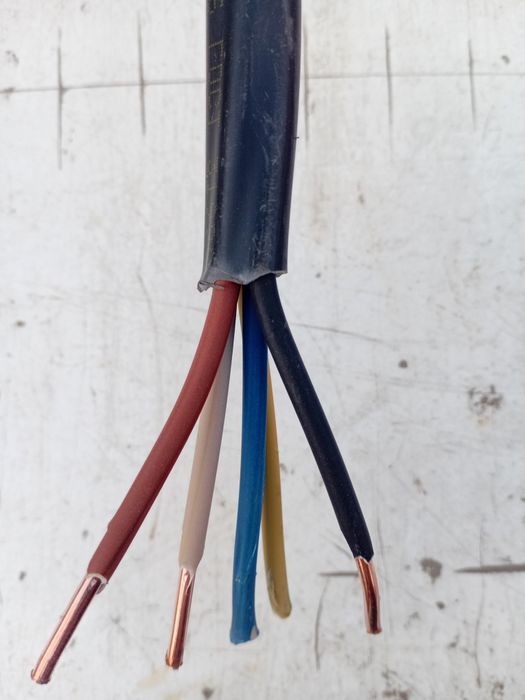 Кабель  ВВГ 5*6мм2.