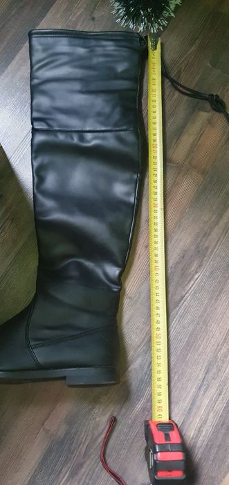 Черни кожени ниски ботуши чизми над коляното