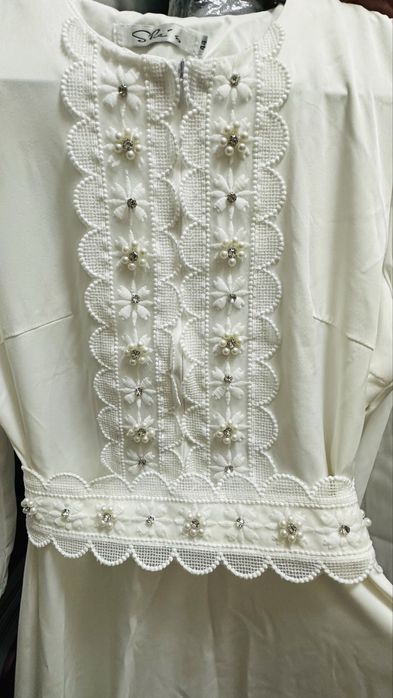 Белое платья на узату