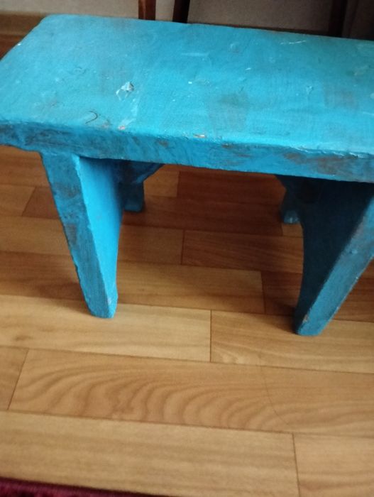 Продам стульчик  маленький