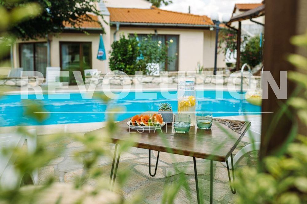 Дава се под наем Къща в к.к. Камчия - 420 кв.м за 2400 € - Снимка #12