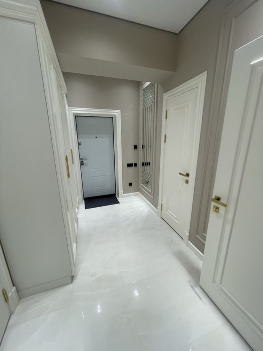 Продаётся своя 2 комнатная с евро ремонтом с мебелью и техникой