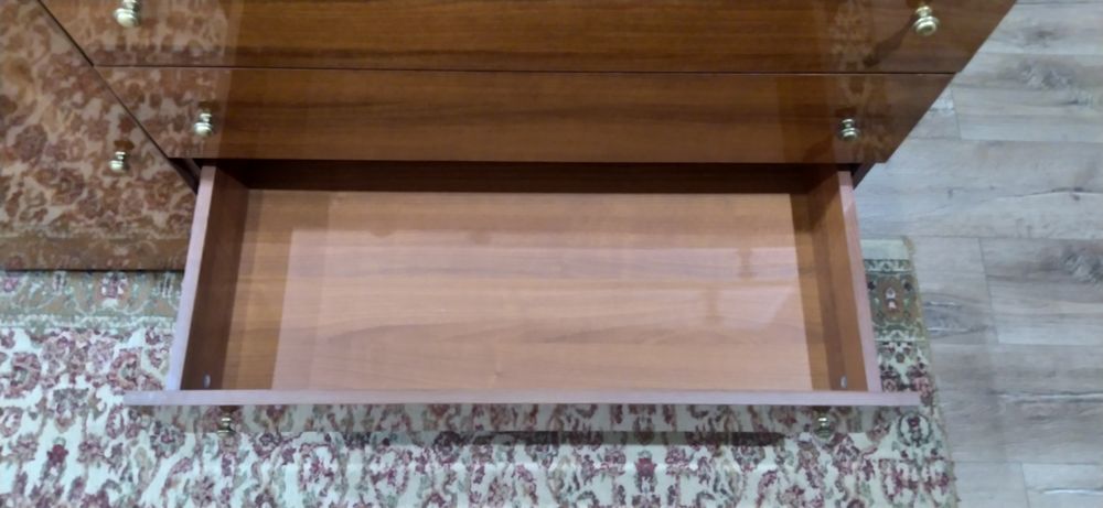 Комод спальный, вместительный