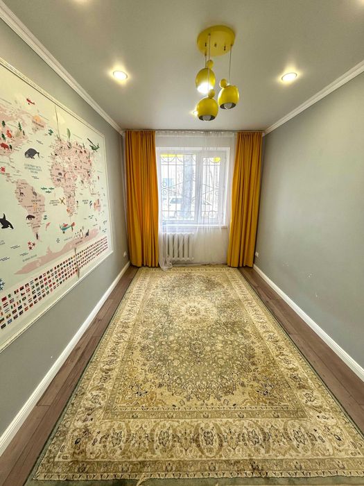 Продаётся 4х комн квартира