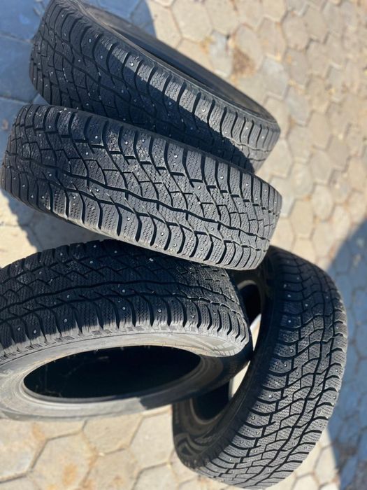 Шины для автомобиля в идеальном состоянии