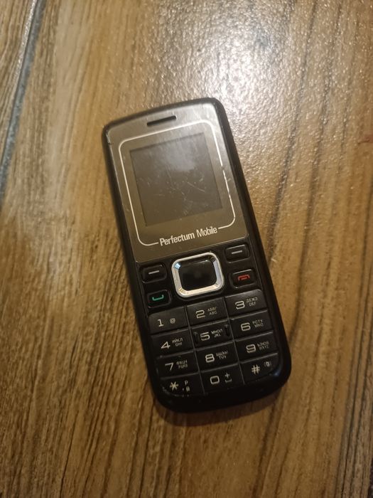 Perfectum Hisense телефон