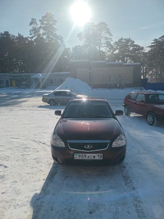 Продам приору хэчьбэк 2012 год