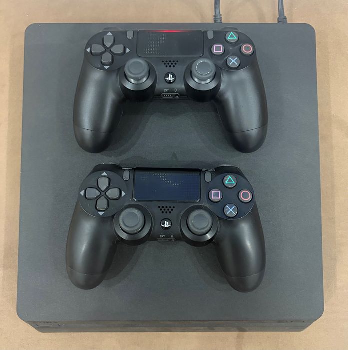 PlayStation 4 slim 1tb