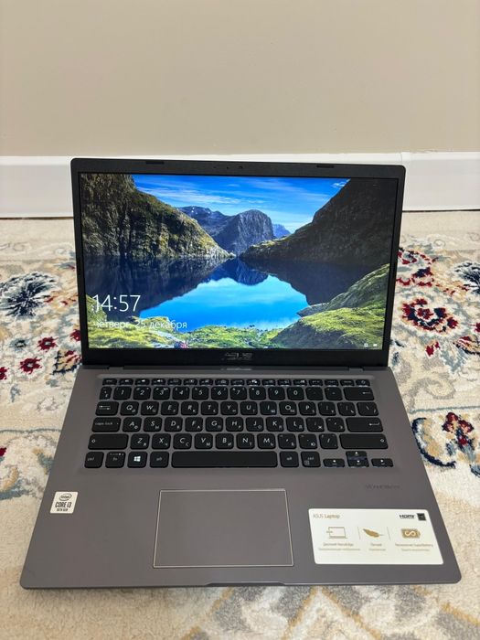 Ноутбук Asus в идеальном состояний