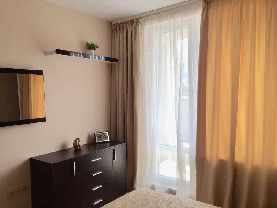 Дава се под наем Двустаен апартамент в София, Хладилника - 70 кв.м за 550 € - Снимка #2