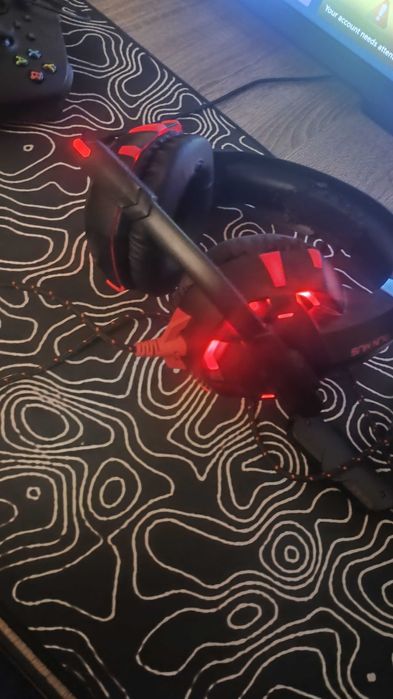 Caști gaming cu lumini