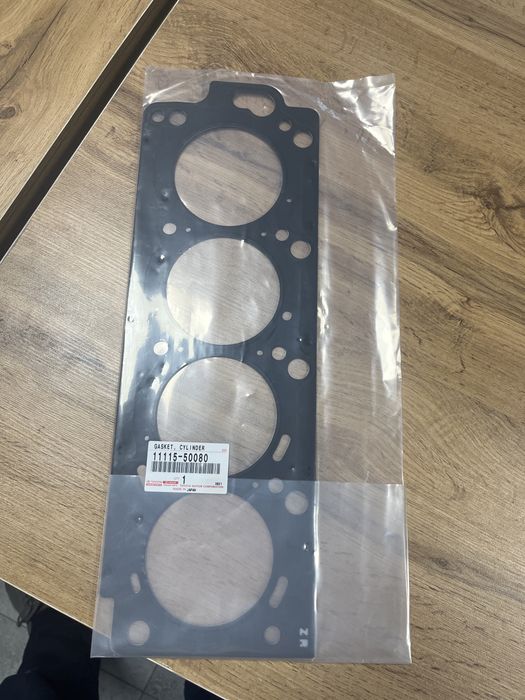 Прокладка ГБ (левая) на Тойота Ленд Крузер 100 Лексус LX 470