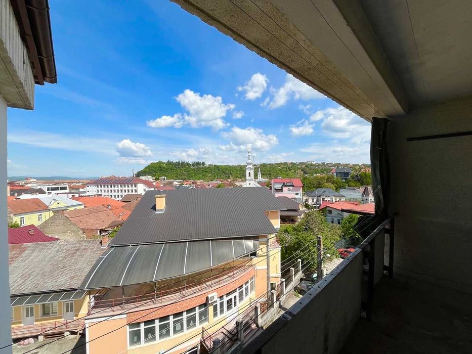 Proprietar. Vând apartament 2 camere decomandat în Dej, zona străzii Ștefan cel Mare.