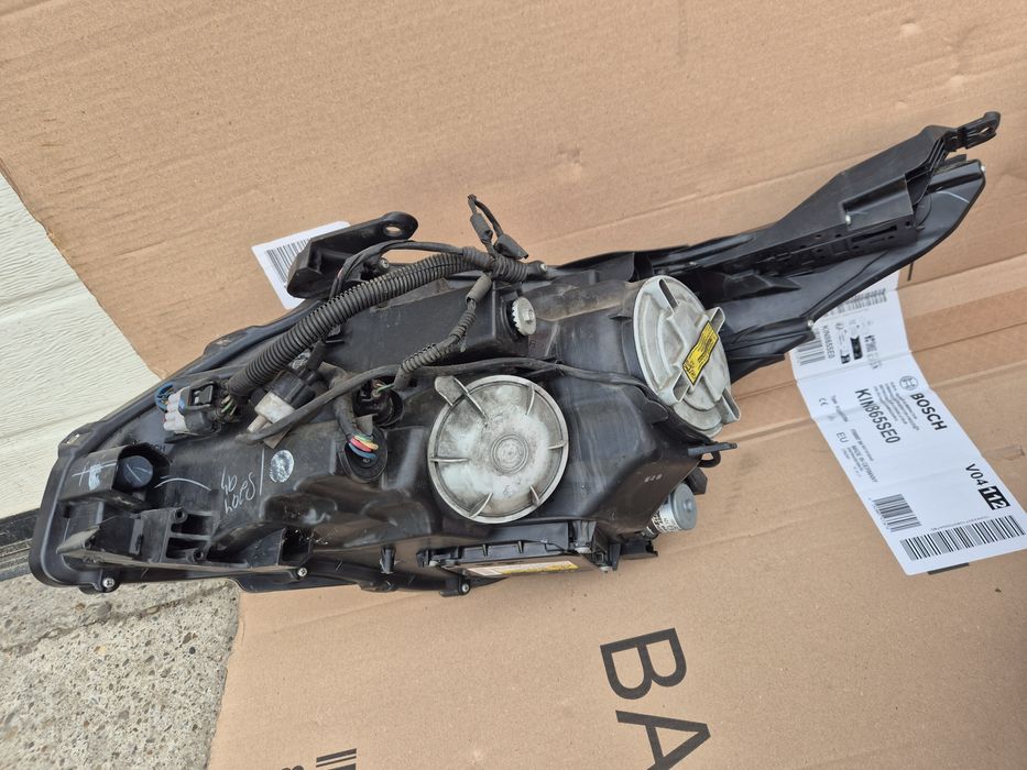 Faruri Originale Xenon Toyota Avensis T27 NFL 2009-2012. Volan stinga.