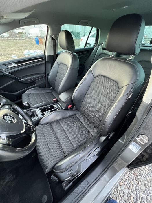 -VW-Golf 7 -2014.Limousine,Model deosebit -Sport-Line,Piele