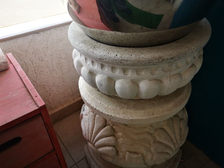 Голяма, тежка, двукомпонентна Фонтан или като саксия Колоната или фонт