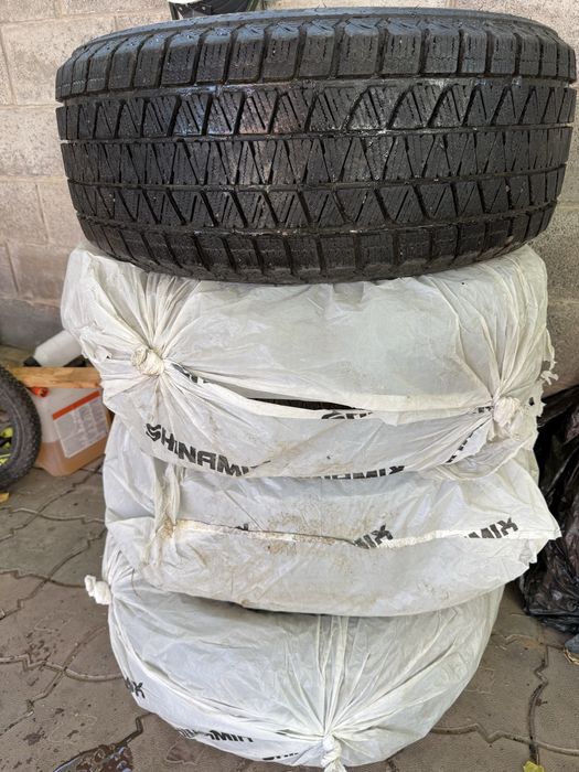 Продам зимные шины 20