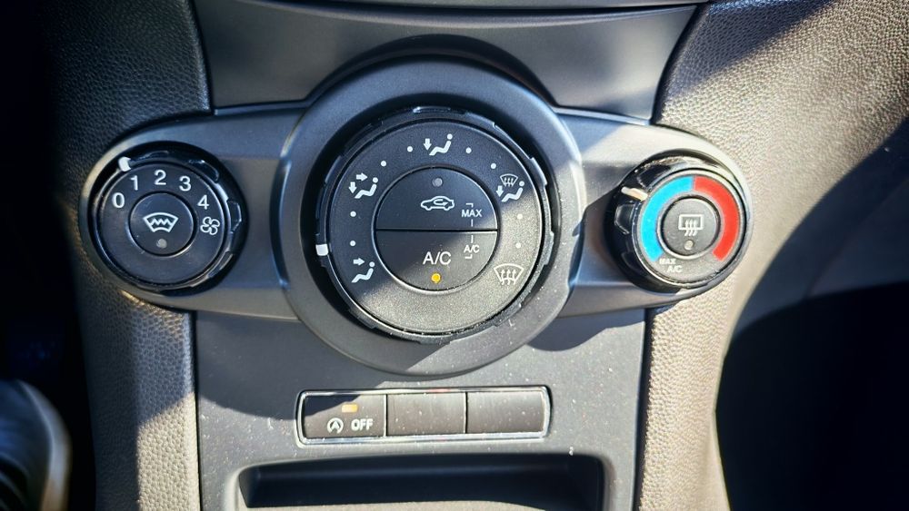 Ford fiesta impecabil
