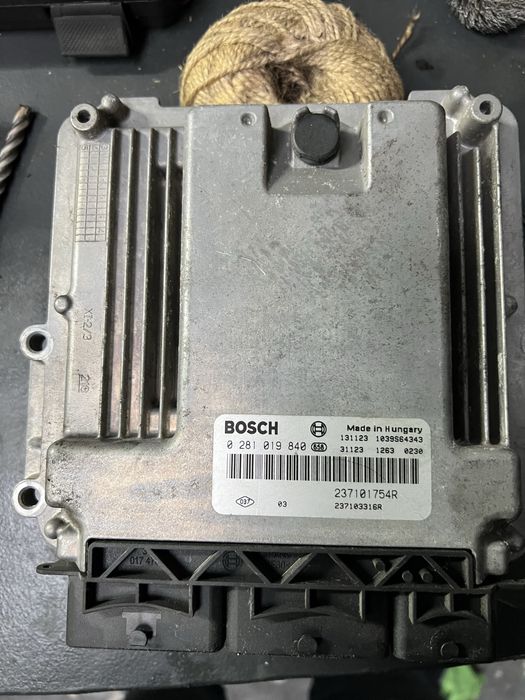 Calculator motor ecu Opel Vivaro 2014