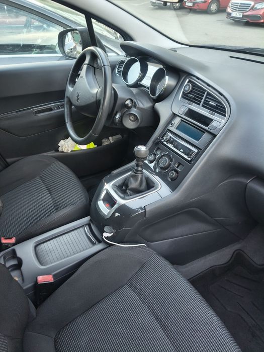 PEUGEOT 5008 2012 — imagine 3