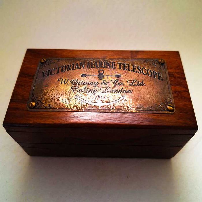 Бронзов ретро далекоглед в дървена кутия – стил „пиратски“