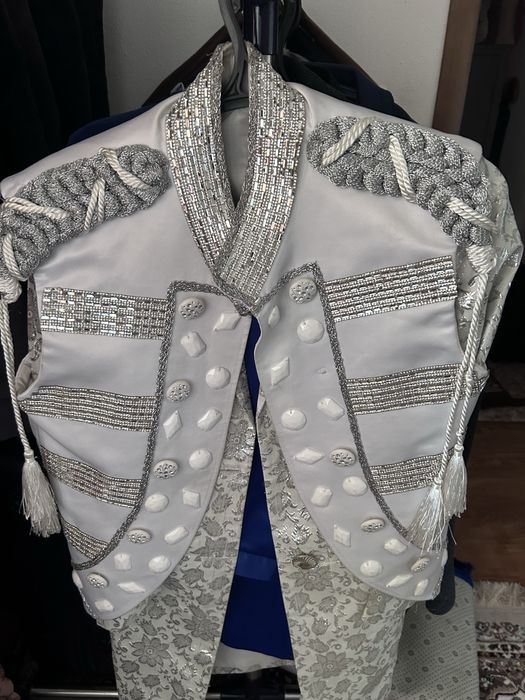 Эксклюзивный костюм тройка