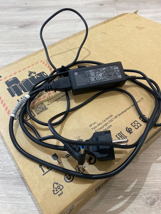 HP Laptop 15s-eq1387ur