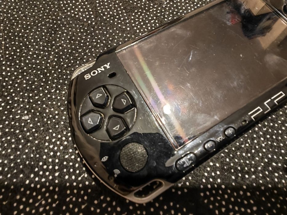 PSP 3002 с много игри