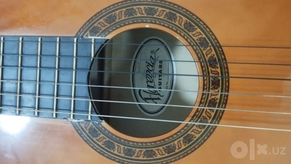 Klassik Gitara sotiladi