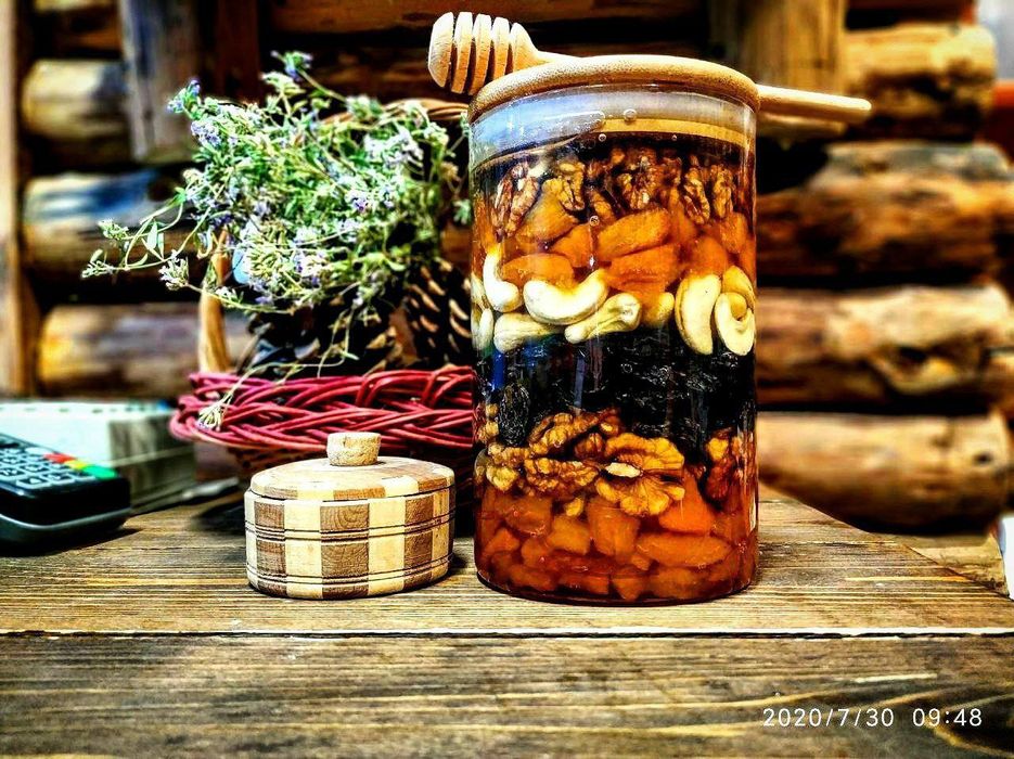 Натуральный Мёд со своей пасеки.