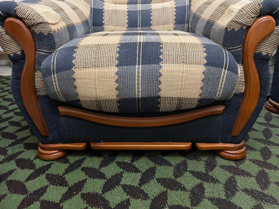 Диван и два кресла б/у в отличном состоянии