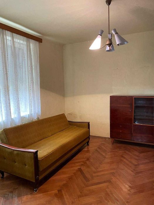 Vand (schimb cu apartament)casa  la Iratosu