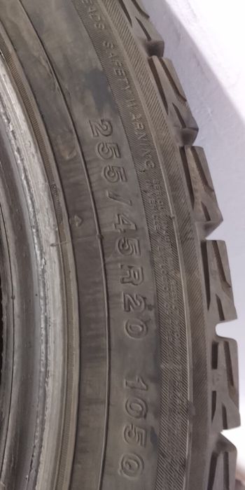 продам зимние шины в комплекте