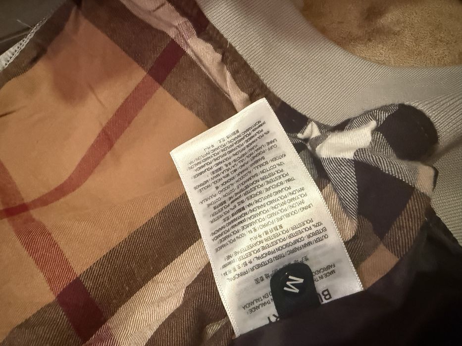 Burberry серого цвета