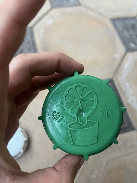 Крышки от канистры 50 тг