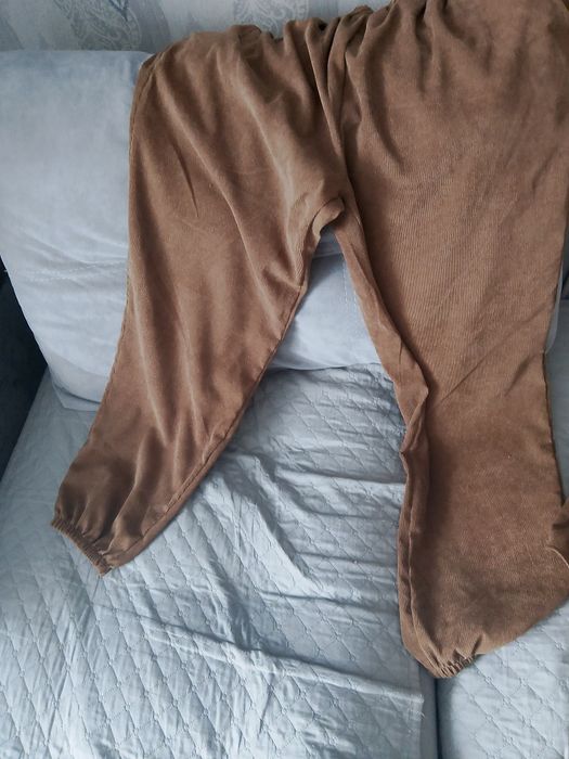 Продам костюм вельветовый