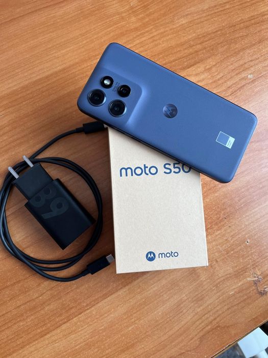 Motorola s50 12/256 gb