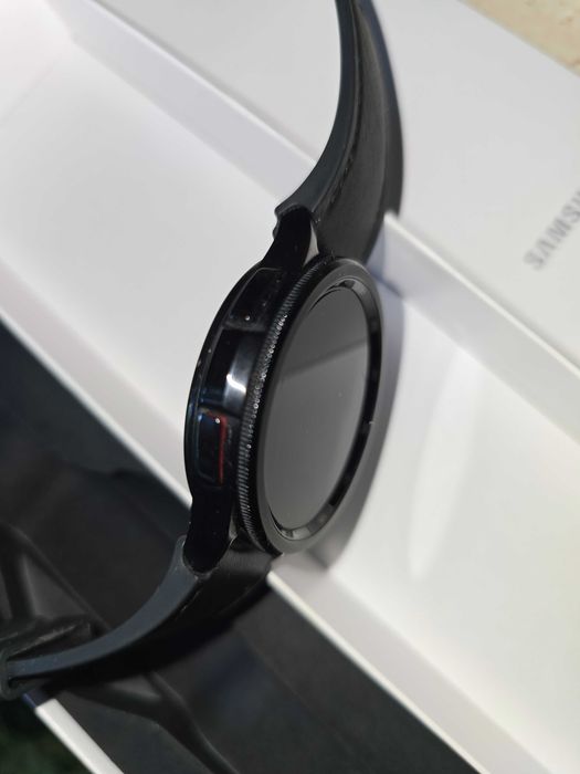 samsung galaxy watch6 clasic 47 .fara zgarieturi, purtat foarte putin,1500 ron, usor negociabil ..
