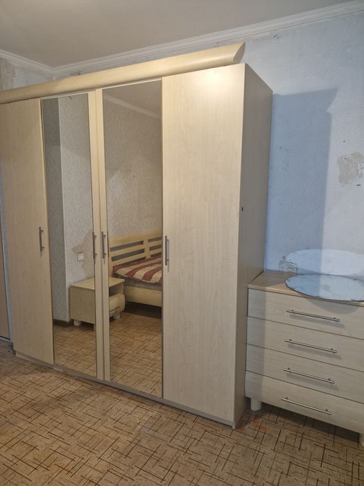 Срочно продам спальный гарнитур